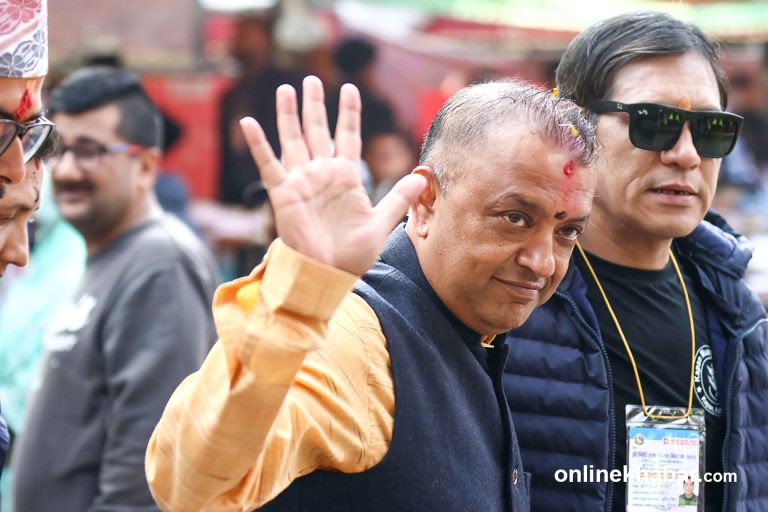 उत्तेजनाको राजनीतिले गन्तव्यमा पुर्‍याउँदैनः गगन थापा