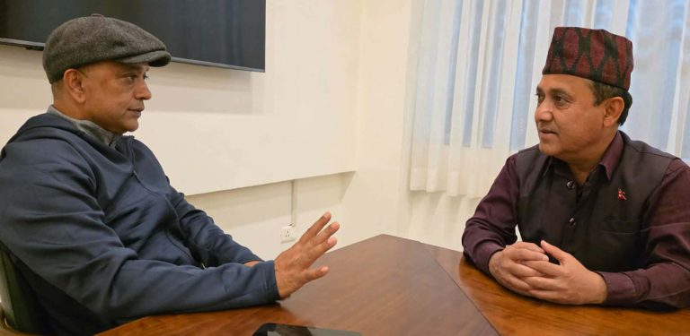 गगनले भने- राजीनामा दिन्छु, विश्वले भने- पर्दैन