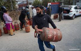 तत्काल पूरा ग्यास सिलिन्डर बिक्री खोल्न उद्योगीको दबाब, के भन्छ निगम ?