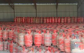 श्रीराम डिपोमा ६ हजार सिलिन्डर ग्यास फेला, उद्योगमा पनि बढाइयो निगरानी