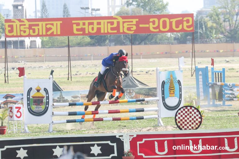 टुँडिखेलमा सेनाको घोडेजात्रा (तस्वीरहरू)