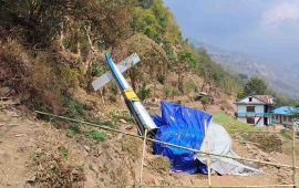 खोटाङ हेलिकोप्टर दुर्घटना : ‘हेलिकोप्टर उचालेर च्यापिएका मान्छे निकाल्यौं’