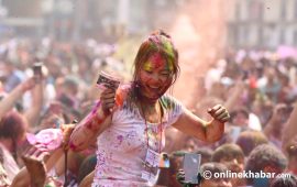 मनाइयो होली (तस्वीरहरू)