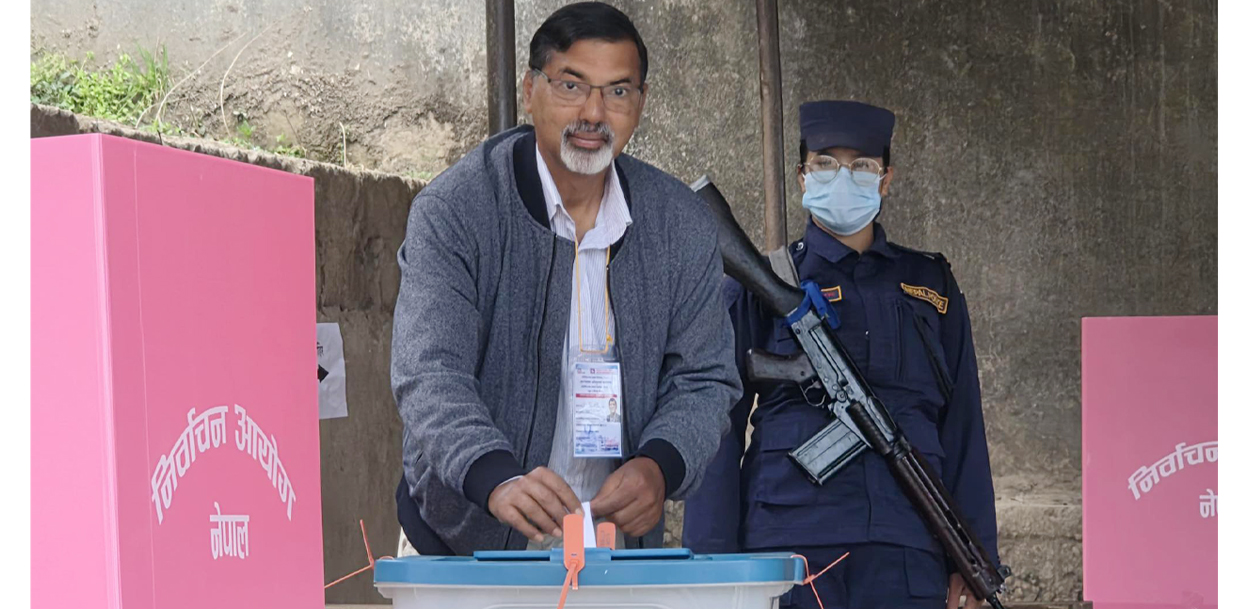 रुकुमपश्चिममा रोकियो जनार्दन शर्माको यात्रा