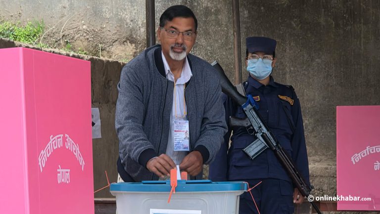 जनार्दन शर्माले गरे रुकुमपश्चिमबाट मतदान