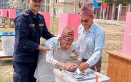 कैलालीका १०७ वर्षीय जनकलालले गरे मतदान