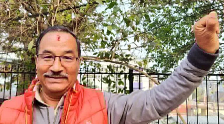 मतदान गर्दै कमल थापाले भने-  निर्वाचन लोकतान्त्रिक विधि