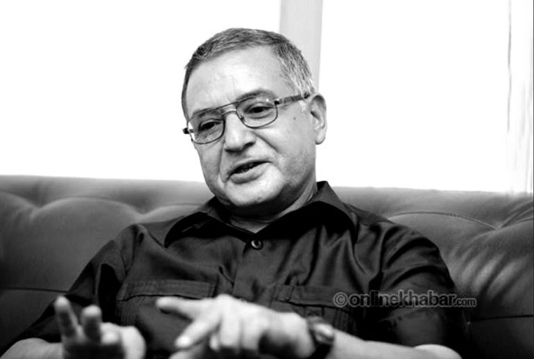 रहेनन् अर्थविद् केशव आचार्य