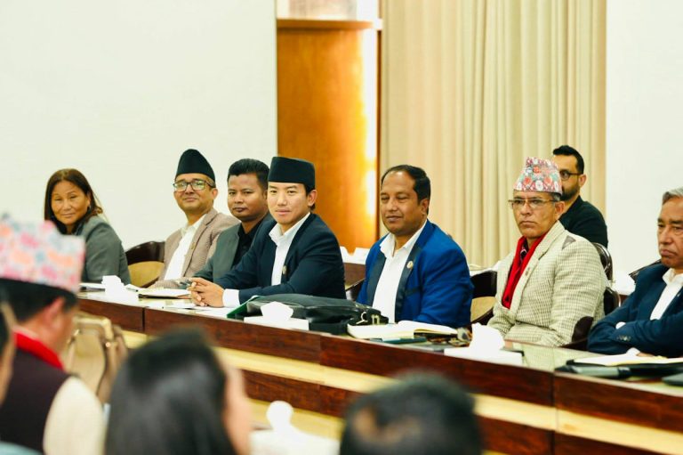 प्रधानमन्त्री समक्ष सुहाङ– इलामको कृषि र पर्यटनलाई ध्यान दिए देशकै अर्थतन्त्रमा सहयोग पुग्छ