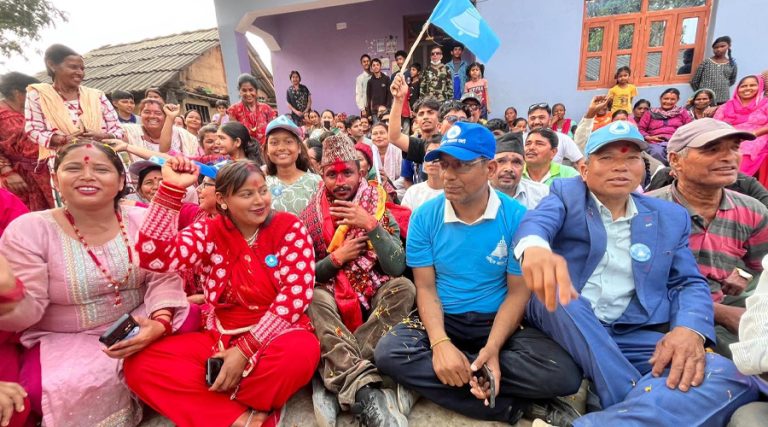 निर्वाचन क्षेत्रमै व्यस्त केपी खनाल, भन्छन्- मतदाताका गुनासा र आशिर्वाद लिएर मात्रै फर्कन्छु