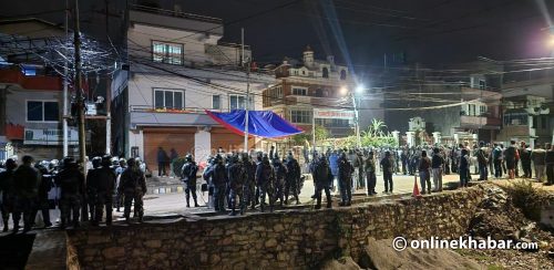 जरुरी पक्राउ पुर्जीसहित ओली निवास पुग्यो प्रहरी टोली