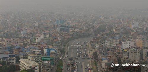 काठमाडौंवासीलाई आँखा पोल्ने समस्या किन भइरहेको छ ?