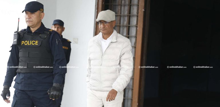 काठमाडौं जिल्ला अदालतमा रमेश लेखक (तस्वीरहरू)