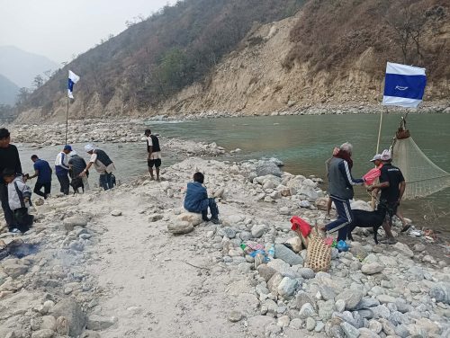 बगेको पानी पूजा गरेर माझीहरूले मनाए लदी पर्व