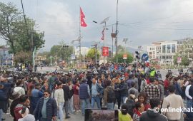 माइतीघरमै जम्मा भए एमाले प्रदर्शनकारी (तस्वीरहरू)