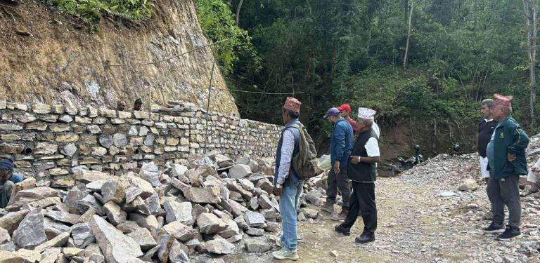 निर्माण व्यवसायीले काम नगर्दा हरिचौर-मल्म-पाण्डवखानी सडक अधुरो