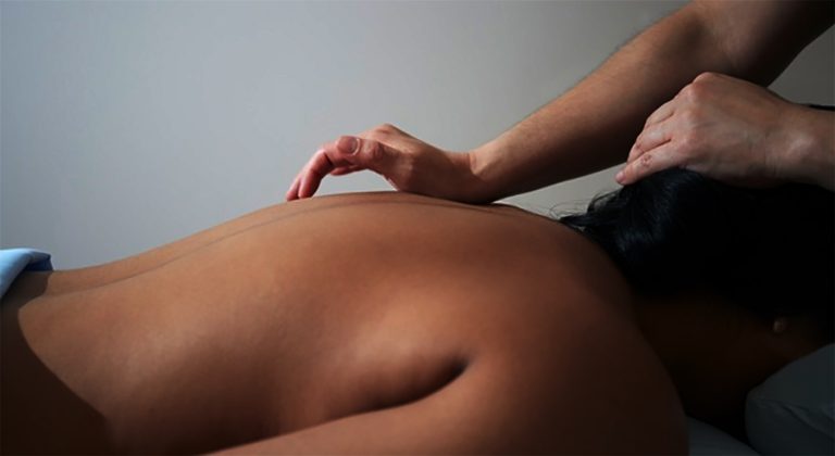 मसाज गर्दा किन आउँछ मज्जा ? वैज्ञानिकले पत्ता लगाए खास कारण