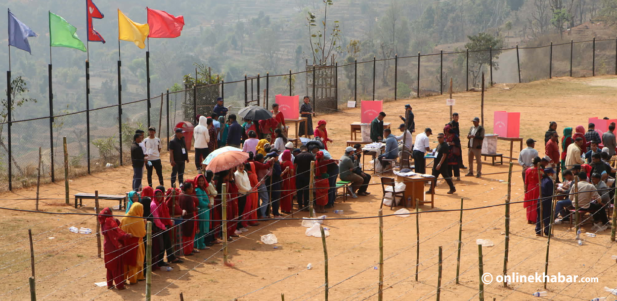 धादिङमा दिउँसो २ बजेसम्म ३२ प्रतिशत मत खस्यो