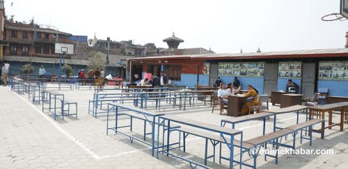 धमाधम तयार हुँदैछन् मतदान स्थल (तस्वीरहरू)