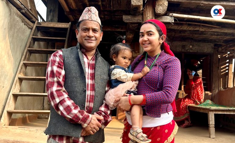 मुन्द्रे र मुन्नीले टुंग्याए ‘कार्की साइँला’ छायांकन, जोडी बन्दा यस्तो देखिए