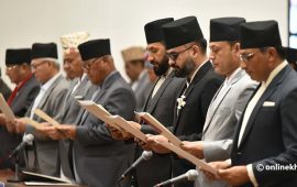 नवनिर्वाचित सांसदहरूले लिए शपथ