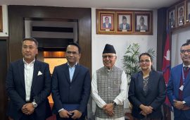 अर्थमन्त्रीले गरे नियामक निकायका प्रमुखहरूसँग छलफल