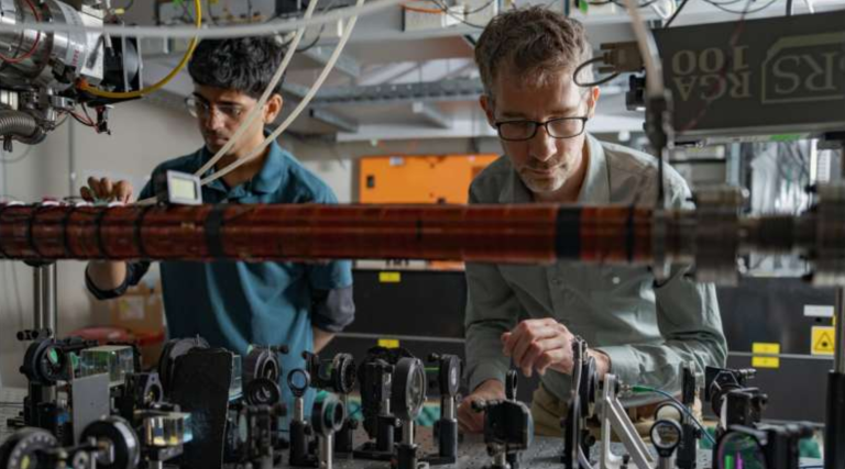 क्वान्टम फिजिक्सको अपूर्व खोज : हिलियमका परमाणुहरू इनट्यान्गल्ड अवस्थामा भेटियो