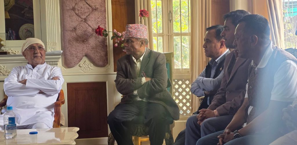 दुई महामन्त्री लिएर ओलीलाई समवेदना दिन गुण्डु पुगे विश्वप्रकाश