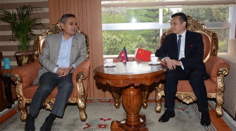 गृहमन्त्री र चिनियाँ राजदूतबीच भेटवार्ता   