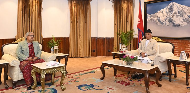 राष्ट्रपति पौडेललाई प्रधानमन्त्रीले गराइन् निर्वाचनबारे जानकारी