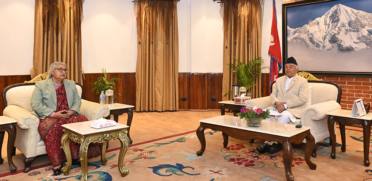 राष्ट्रपति पौडेललाई प्रधानमन्त्रीले गराइन् निर्वाचनबारे जानकारी