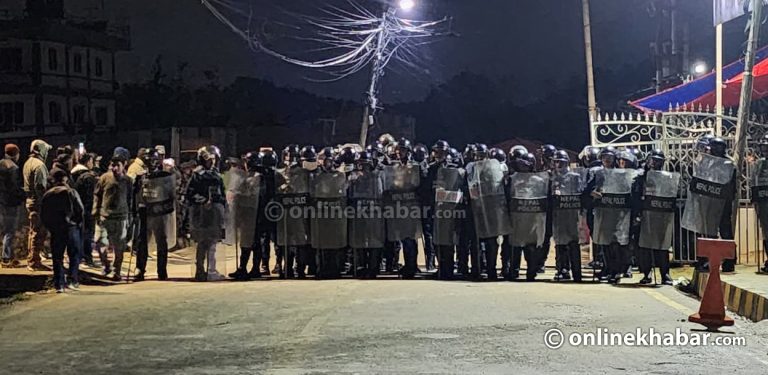 प्रहरी भन्छ : ओली-लेखक पक्राउका लागि आवश्यक सबै प्रक्रिया पुगिसक्यो