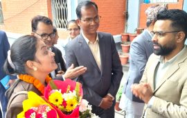 सिंहदरबारमा फेरिएको दृश्य : बधाइ दिने अधिक युवा