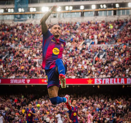 राफिन्हाको ह्याट्रिकमा बार्सिलोनाको सानदार जित