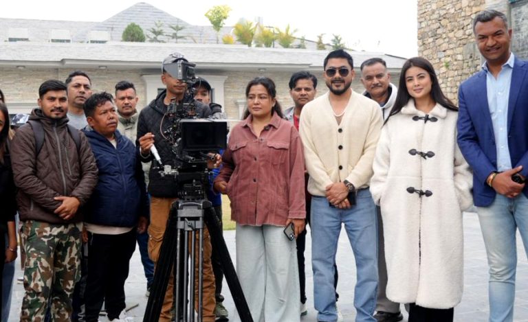 ३ पूर्वमिस नेपाललाई लिएर रेखाले थालिन् ‘माया भनेकै यस्तो होला’ निर्देशन