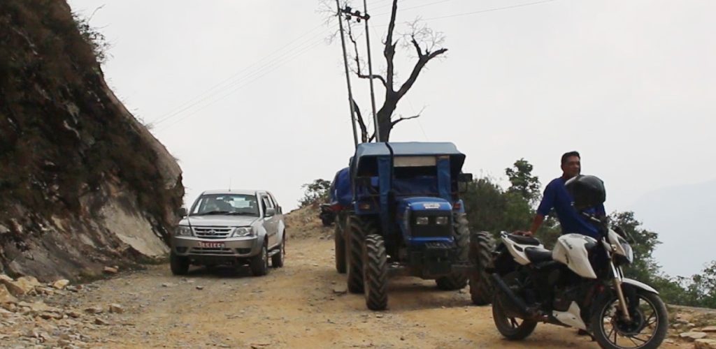 पहिरोका कारण भेडेटार-नाम्जे सडक अवरुद्ध