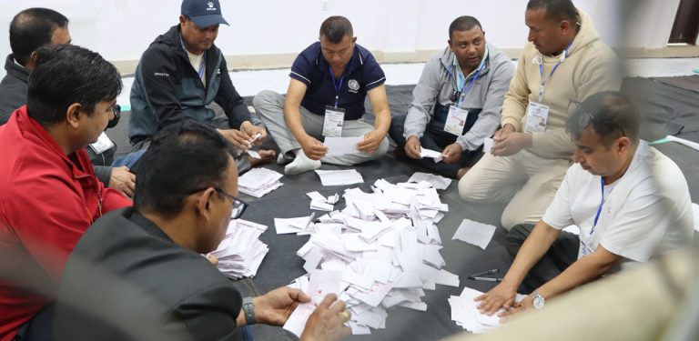 सङ्खुवासभामा एमालेका उम्मेदवारले लिए अग्रता