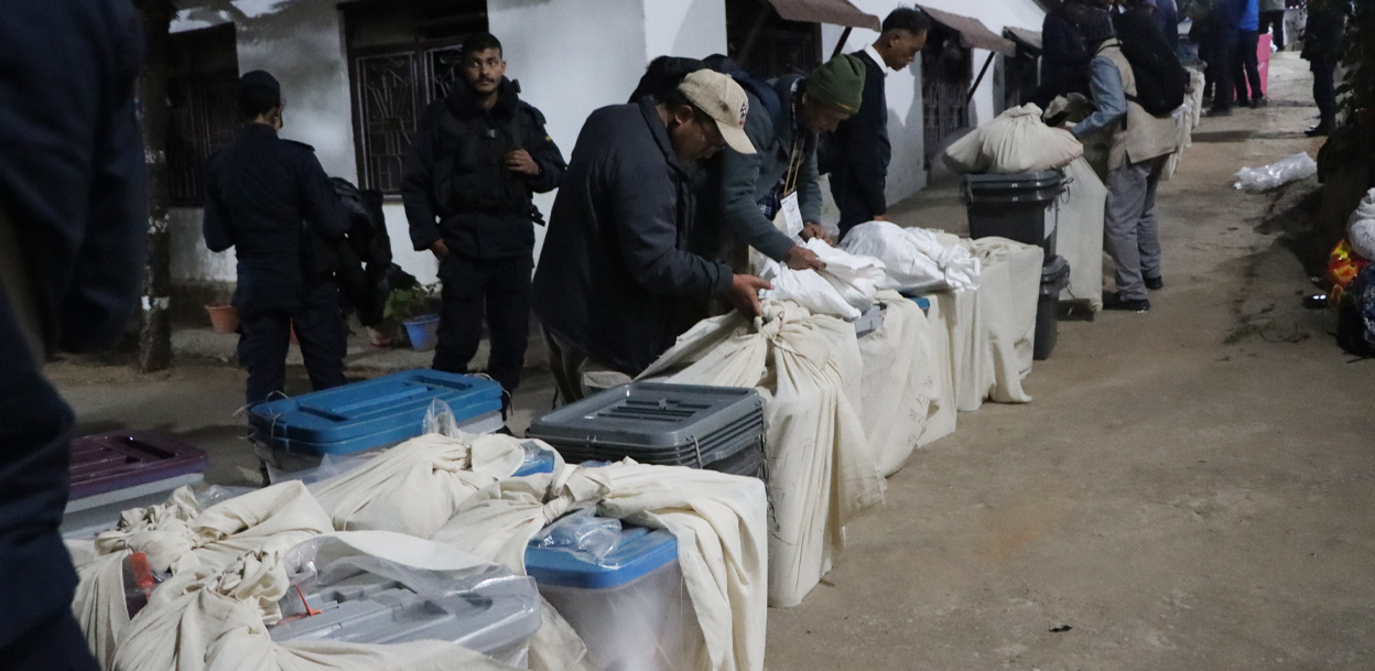 सङ्खुवासभामा मतपेटीका सङ्कलन जारी