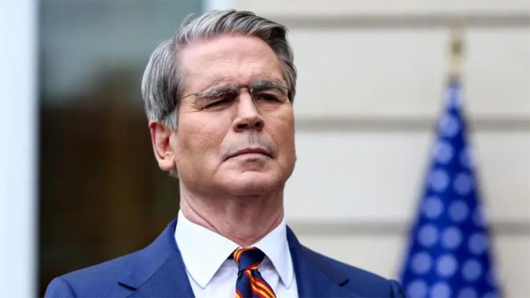 इरानी तेलमा अमेरिकाले लगाएको प्रतिबन्ध अस्थायी रूपमा खुला