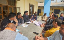 सिरहाका ५३४ मतदान केन्द्रमा सामग्रीसहित पुगे कर्मचारी