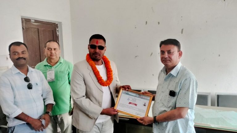 चिकित्सा क्षेत्रबाट राजनीतिमा होमिएका शम्भु यादव सिराहा-३ मा विजयी