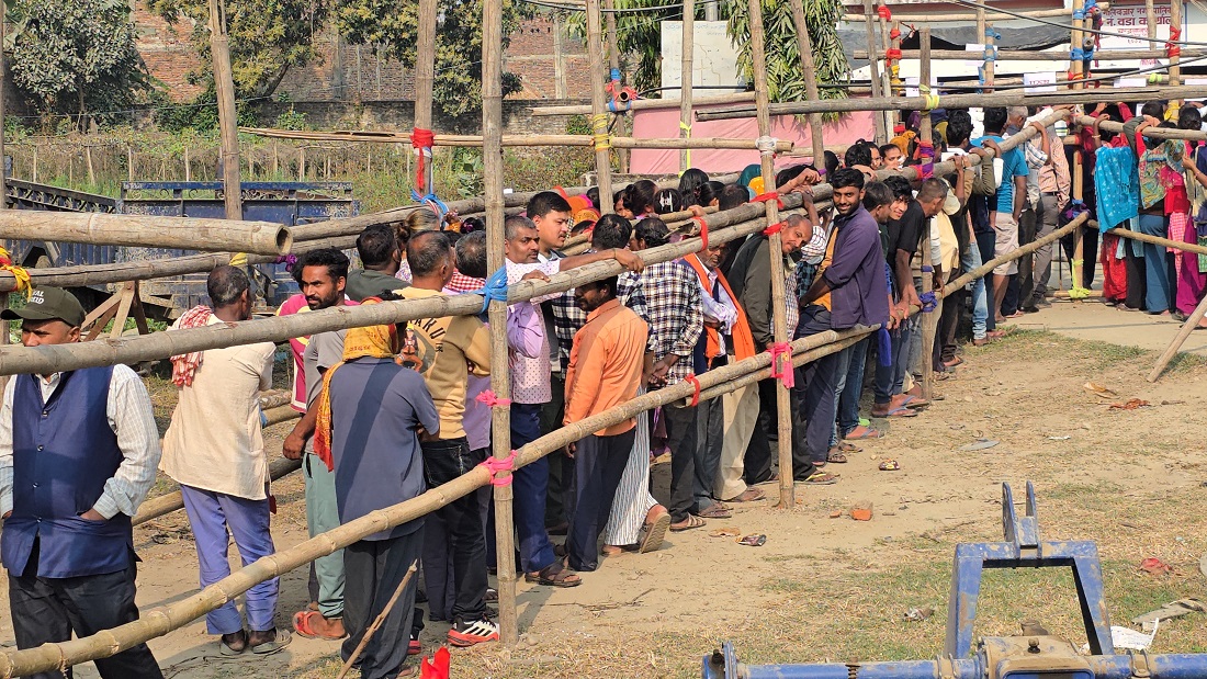 सिराहामा ६ घण्टामा ५० प्रतिशत खस्यो मत