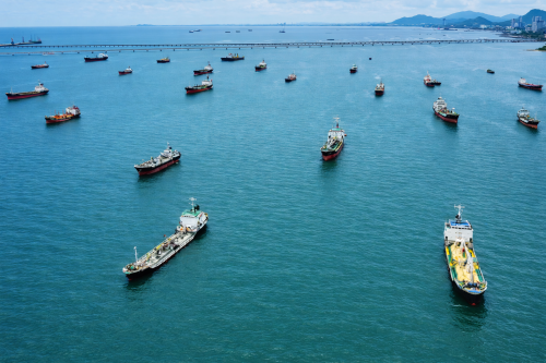 स्ट्रेट अफ होर्मुज भएर आउ-जाउ गर्ने विदेशी जहाजबाट शुल्क उठाउँदै इरान, थप तनावको संकेत