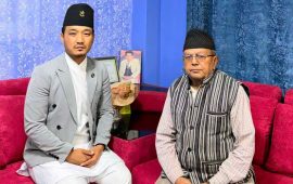 एमालेको दुर्व्यवहारमा परेका ज्येष्ठ नागरिक भेट्न पुगे गृहमन्त्री