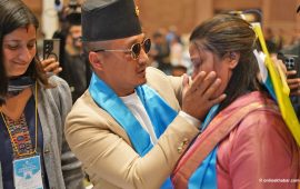 सुधन गुरुङ देखेर भक्कानिइन् जेनजी शहीद रसिककी आमा (तस्वीरहरू)