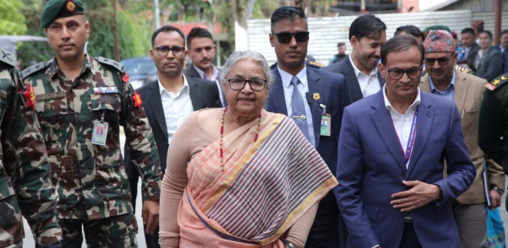 जिल्ला प्रशासन कार्यालय काठमाडौंमा प्रधानमन्त्री र गृहमन्त्रीको अनुगमन