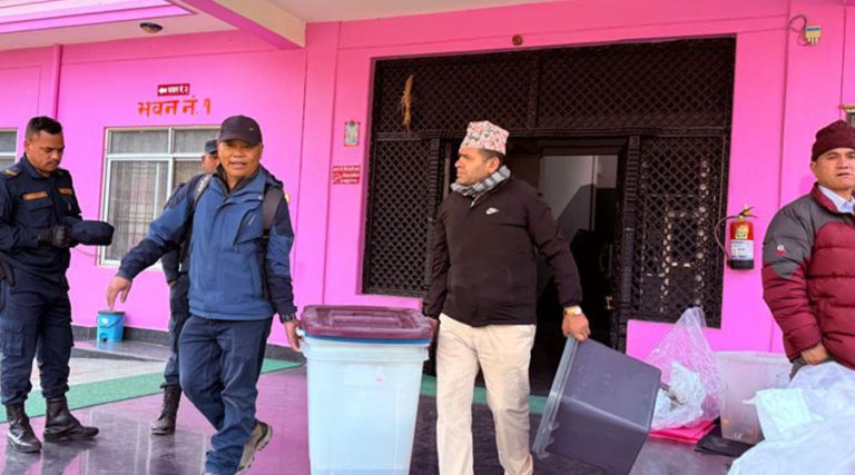 स्याङ्जाका सबै मतदान केन्द्रमा पुर्‍याइयो निर्वाचन सामग्री