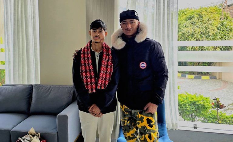 जेनजी आन्दोलनका घाइतेलाई भेटेपछि र्‍यापर टुकी : तिमीलाई न्याय मिल्यो बाबु