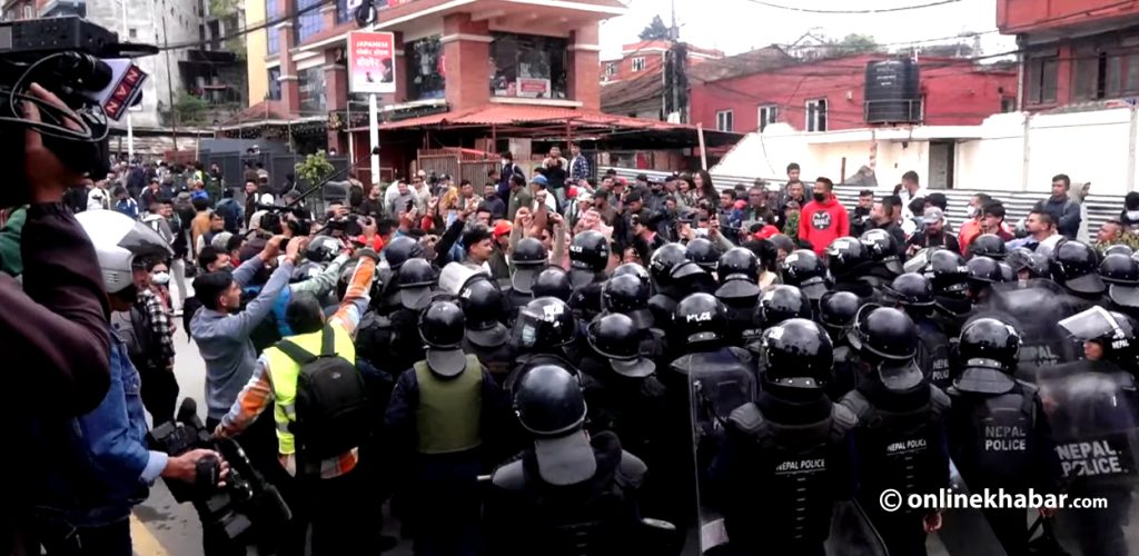 एमालेले आज पनि थाल्यो काठमाडौंमा प्रदर्शन