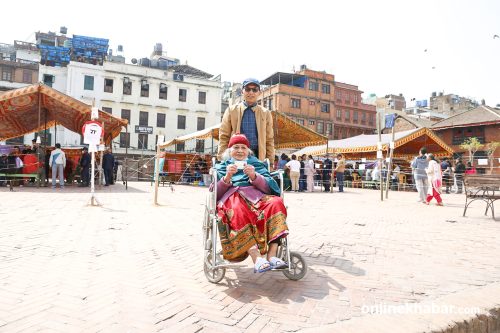 उत्साहपूर्ण मतदान जारी (तस्वीरहरू)
